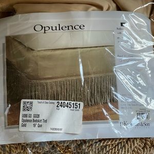 Brand new gold 19 inch bed skirt queen size